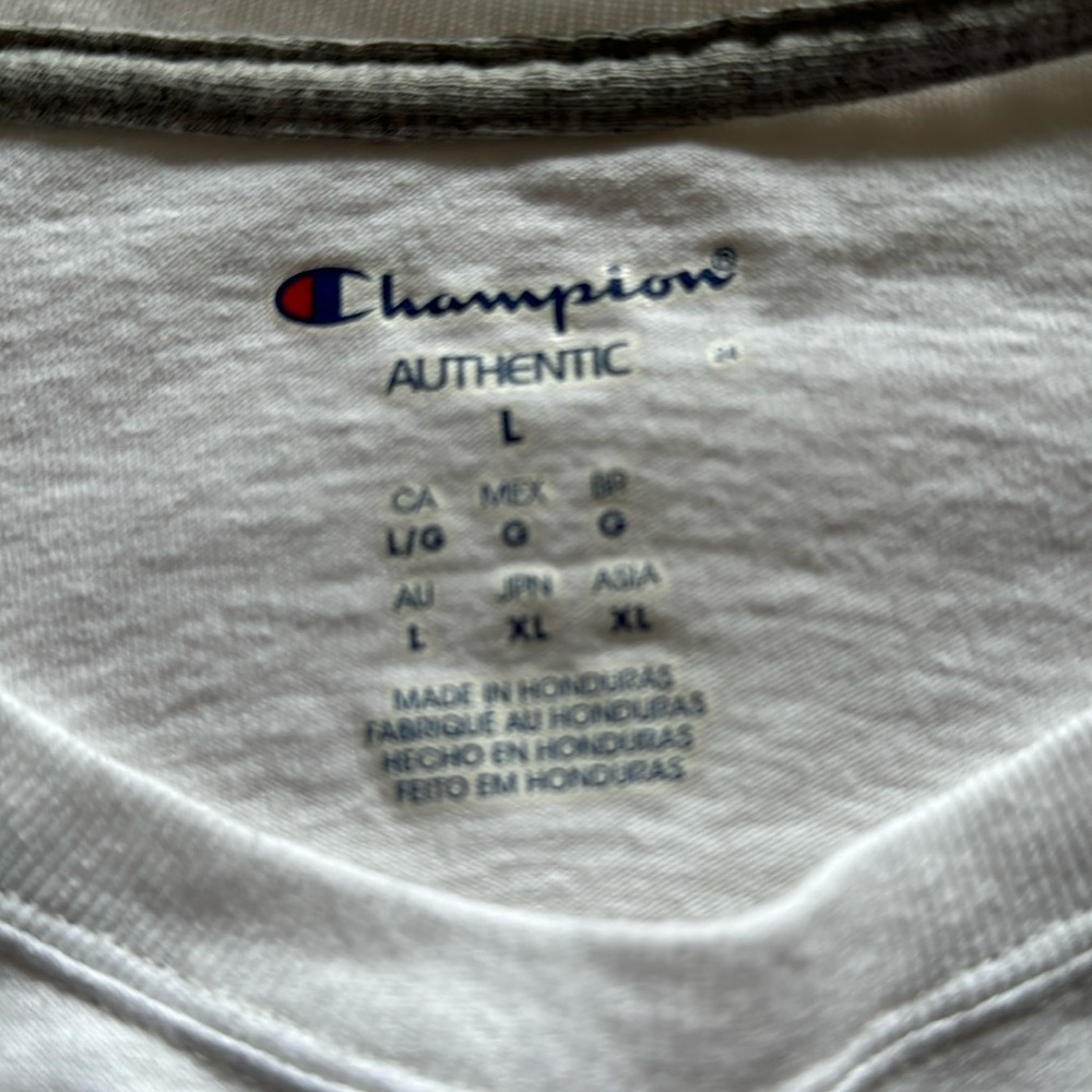 Authentic champion, large men’s white T-shirt, long sleeve